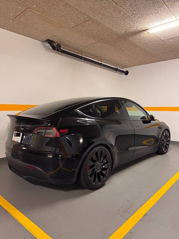 Tesla Autos: Tesla Model Y Performance Nera 2024 - Possibilità LEASING – Gebraucht aus Davesco-Soragno von AGiaretti 1