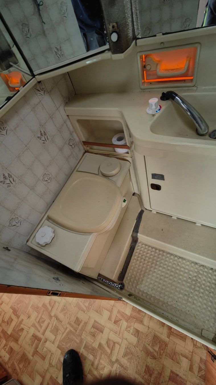 Hymer Veicoli da campeggio: Hymer Mercedes 310d – Difettoso da arni ag venduto da violetta01 9