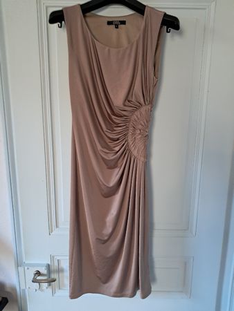 Kleid Star by Julien Macdonald beige Grösse 10 neuwertig
