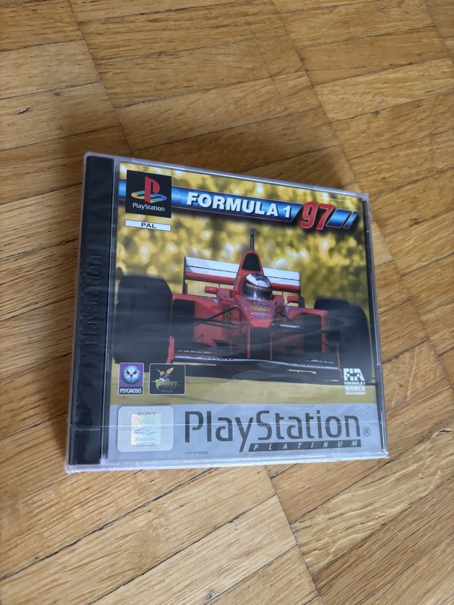 Sony Konsolen: Sony PlayStation 1 inkl. Controller, Spiel und Poster – Gebraucht aus Zürich von Eves.vintage.element 6