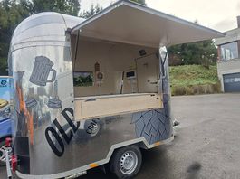 Vendesi splendido Food Truck con esterni argento/cromati