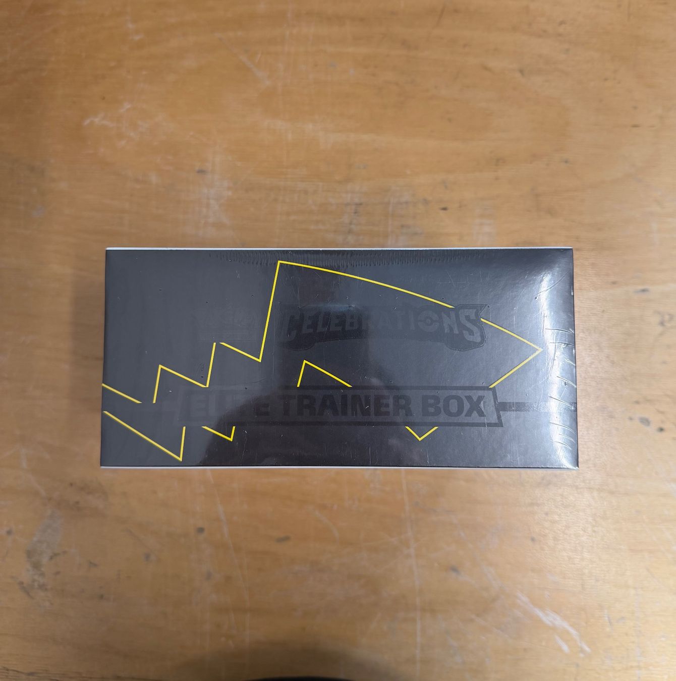 Pokémon Carte collezionabili: Pokémon Celebrations Elite Trainer Box – Nuovo e nell'imballaggio originale da Rüdtligen venduto da Ricorocco77 3