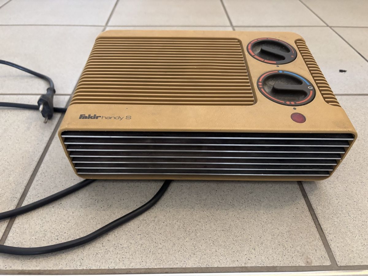 Radiatori: Elektro Heizofen Fakir – Usato da Hinwil venduto da Spazzo 1