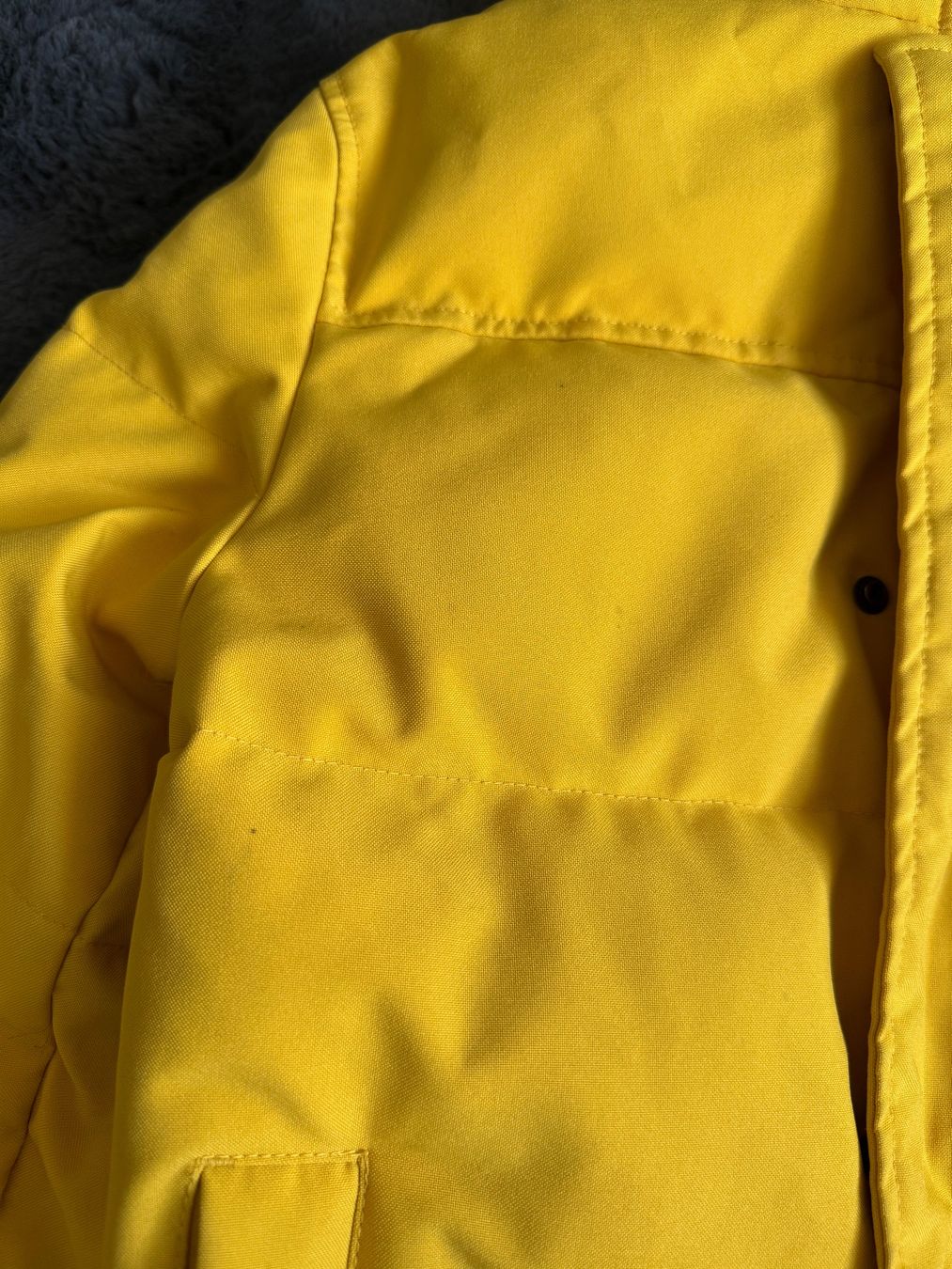 Tommy Hilfiger Giacche: Tommy Hilfiger Daunenjacke Gelb – Nuovo (secondo la descrizione) da Küsnacht ZH venduto da jul_2bwq 2
