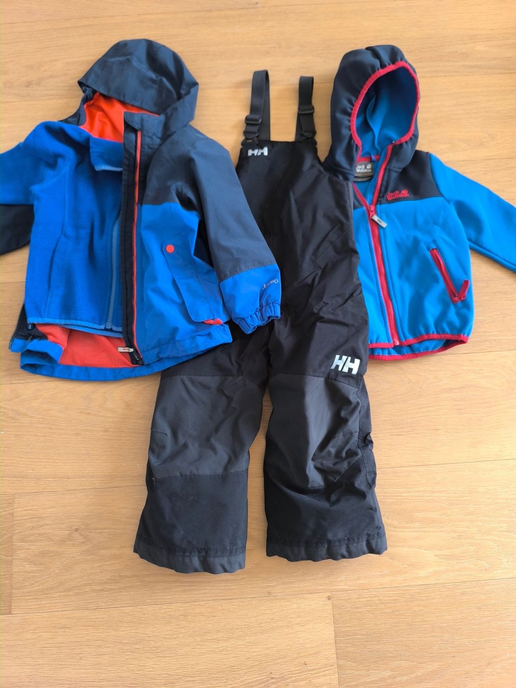 Kleiderpakete & -sets: 3-teiliges Winterset Grösse 104 – Gebraucht aus Zimmerwald von Bimar