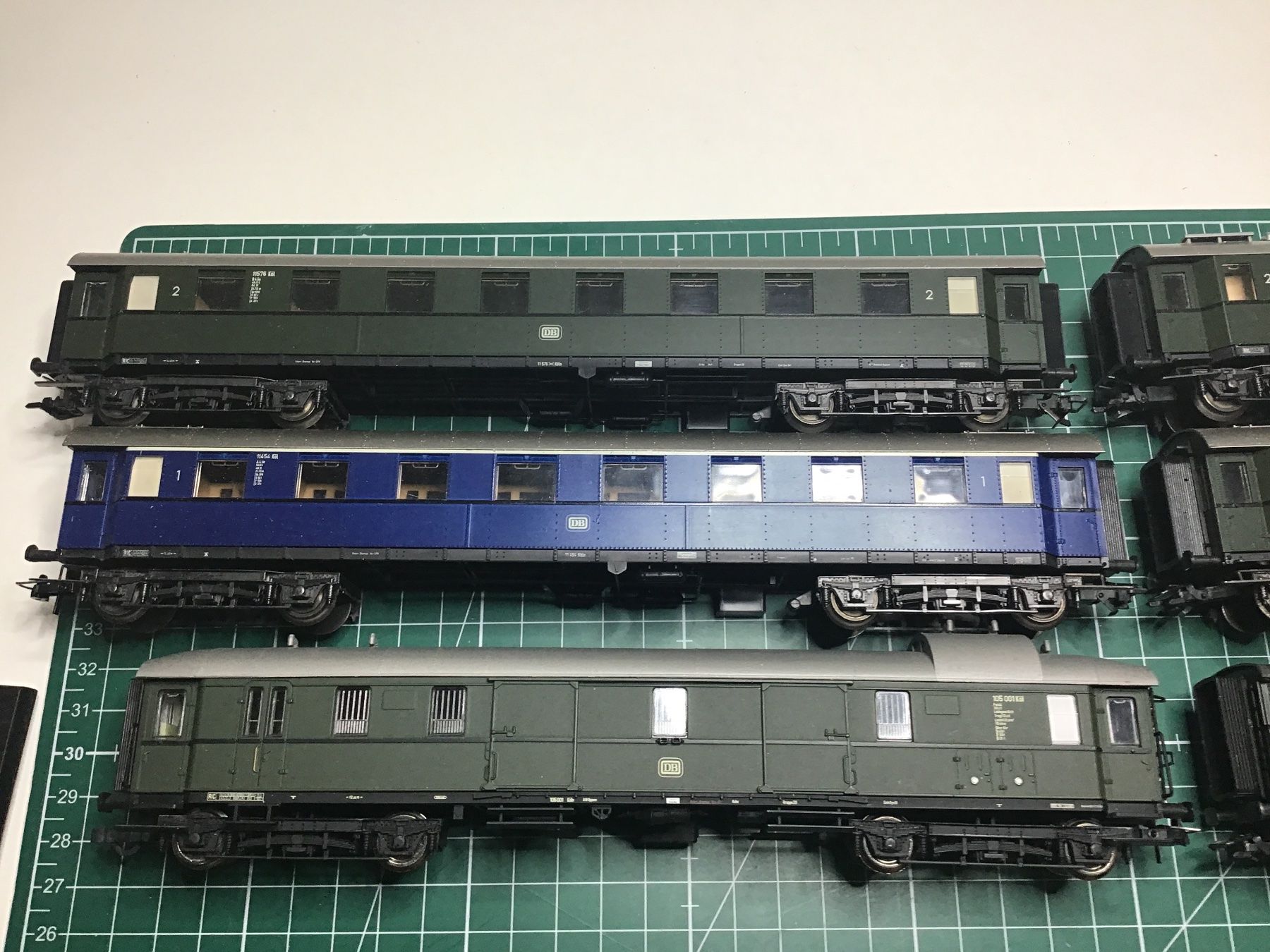 Liliput Modellini di ferrovie: DB NOSTALGIEZUG 5 WAGEN LILIPUT H0 – Usato da Männedorf venduto da Spezial-Modelle 1