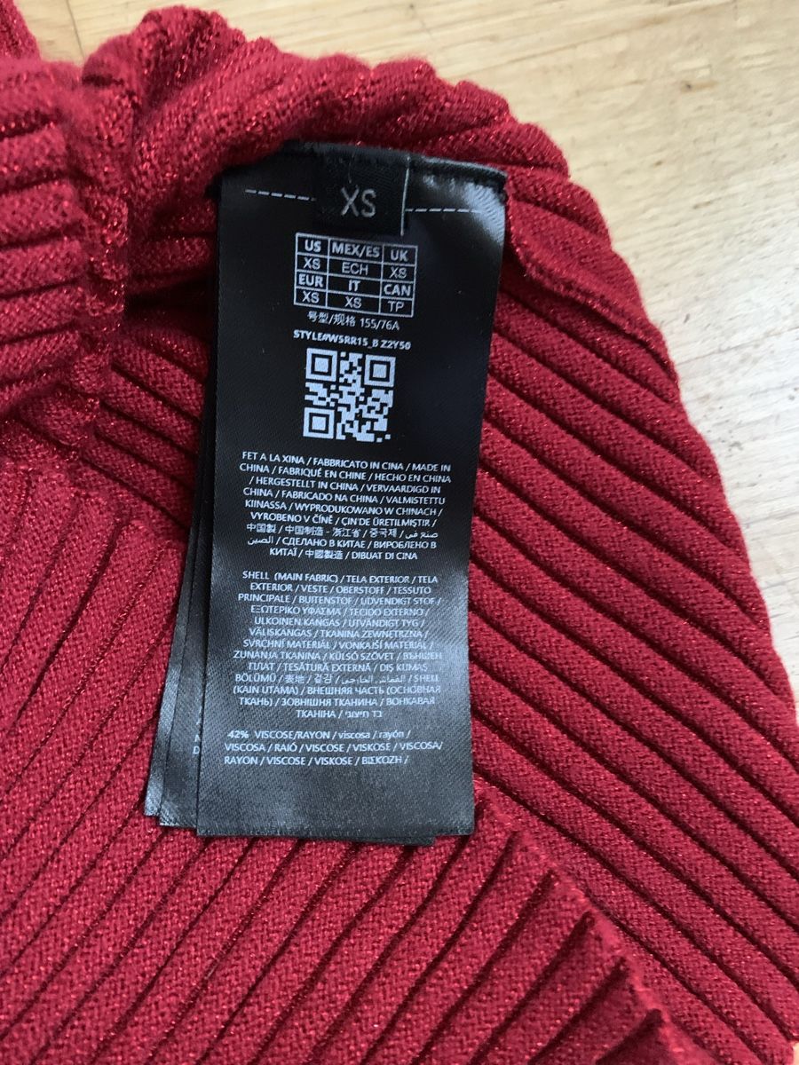 Guess Pulls & Sweat-shirts: Guess Pullover Grösse XS. Neu – Neuf (Voir description) à Sempach par katzaana3 3
