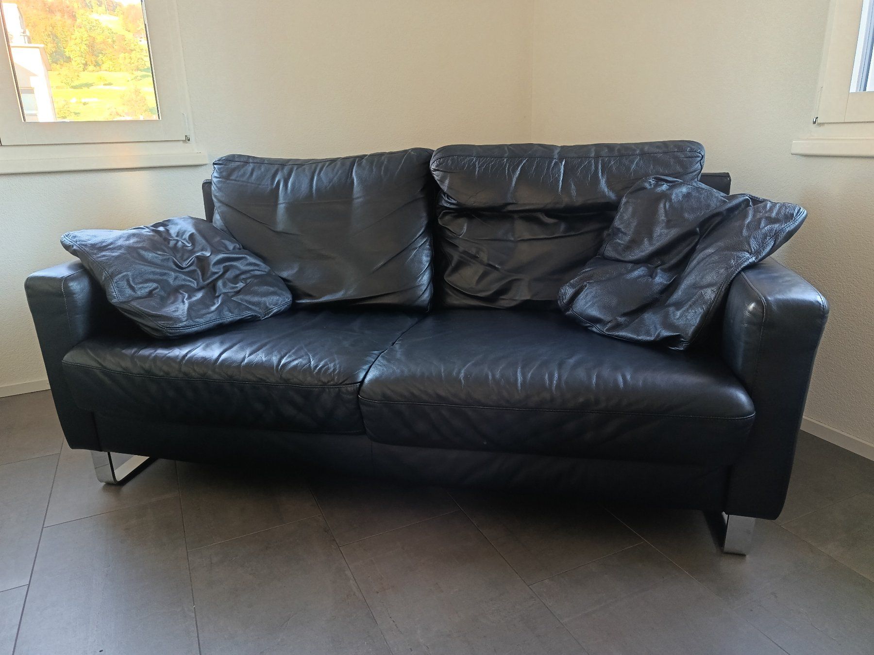 Divani: Schwarzes Ledersofa – Usato da Triengen venduto da Cornelia55