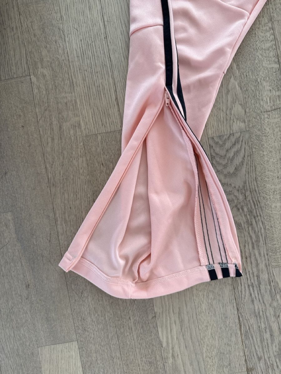Adidas Pantaloni: Pinke Adidas Trainingshose Grösse L – Usato da Flaach venduto da wetzgis 2