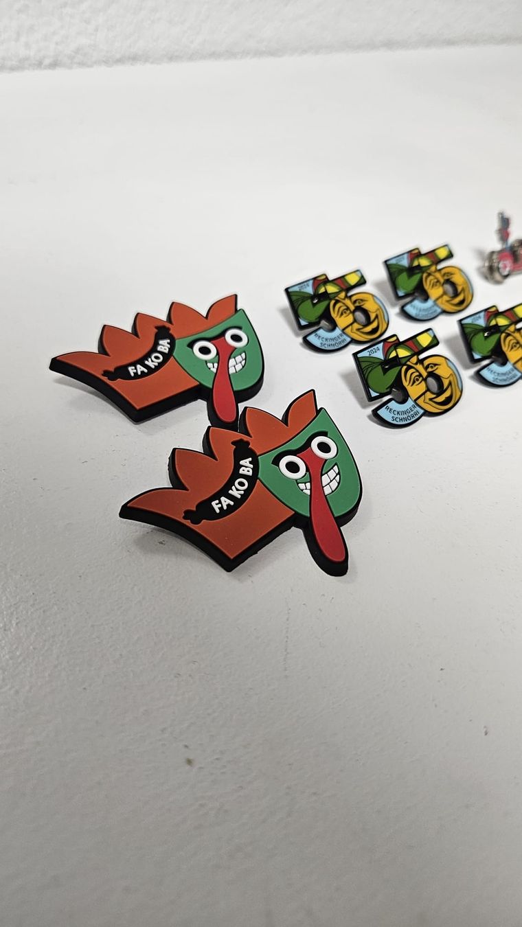 Broschen & Nadeln: Div. Anstecker / Pins / Brosche / Fasnacht – Neu (gemäss Beschreibung) aus Bülach von DontPushTheButton 1