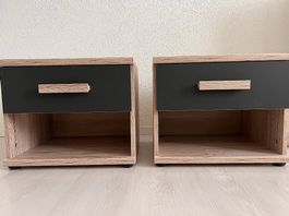 2 Nachttische aus Holz mit Schublade
