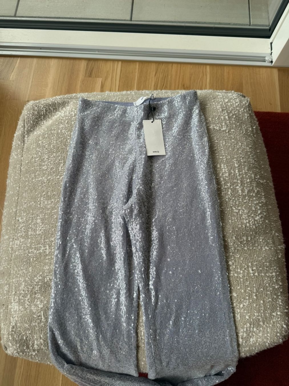 Mango Pantaloni: Silver sequin flared trousers. – Usato da Zürich venduto da marthalberini