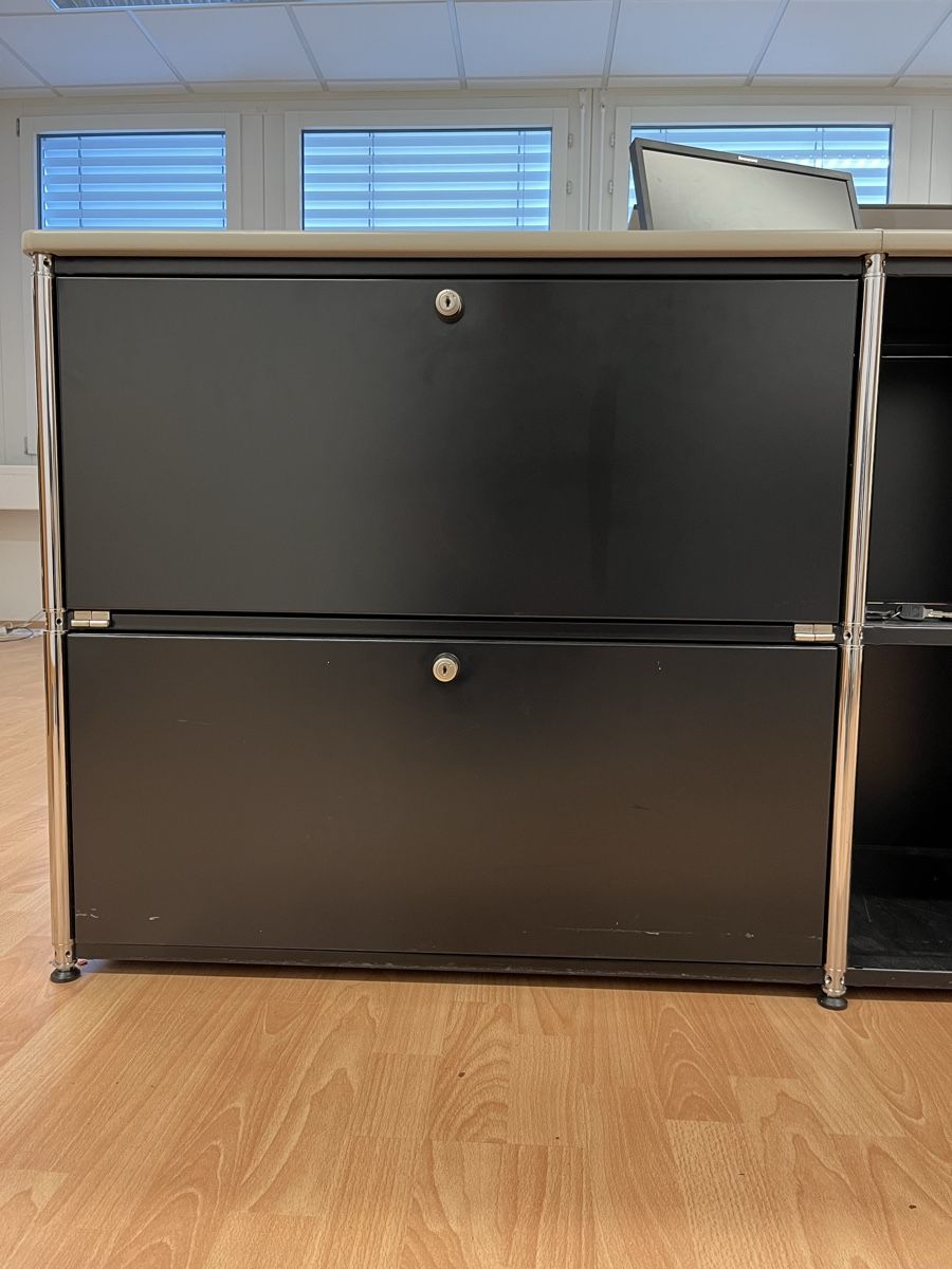 USM Cassettiere: Sideboard USM Haller schwarz  – Usato da Merenschwand venduto da atomicsigi 1