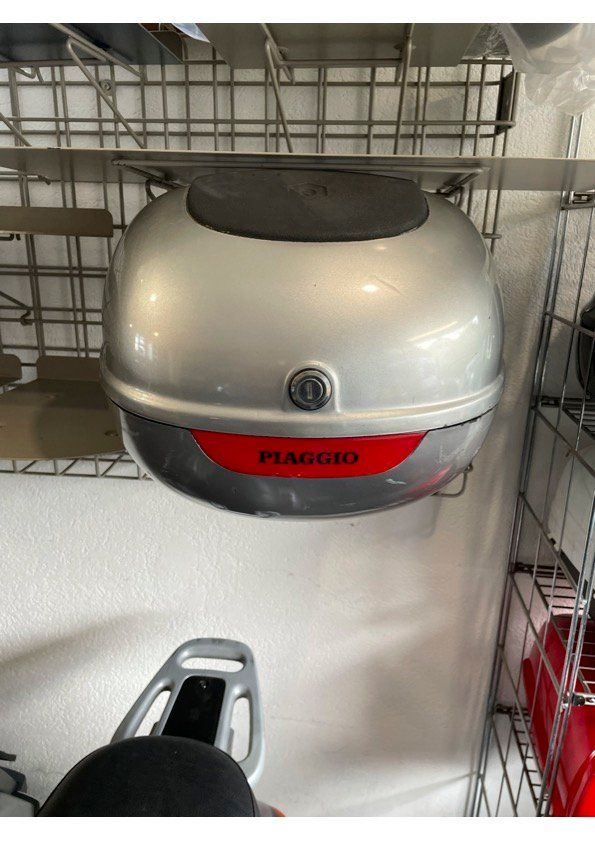 Vespa Topcase: Vespa Top Case – Gebraucht aus Zürich von NurayE
