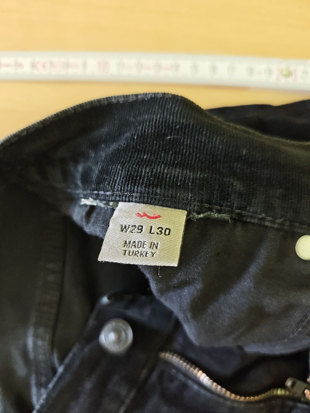 Hosen: Schwarze Cordhose LTB W29 L30  – Gebraucht aus Biel/Bienne von Kittycat_LostInSpace 3