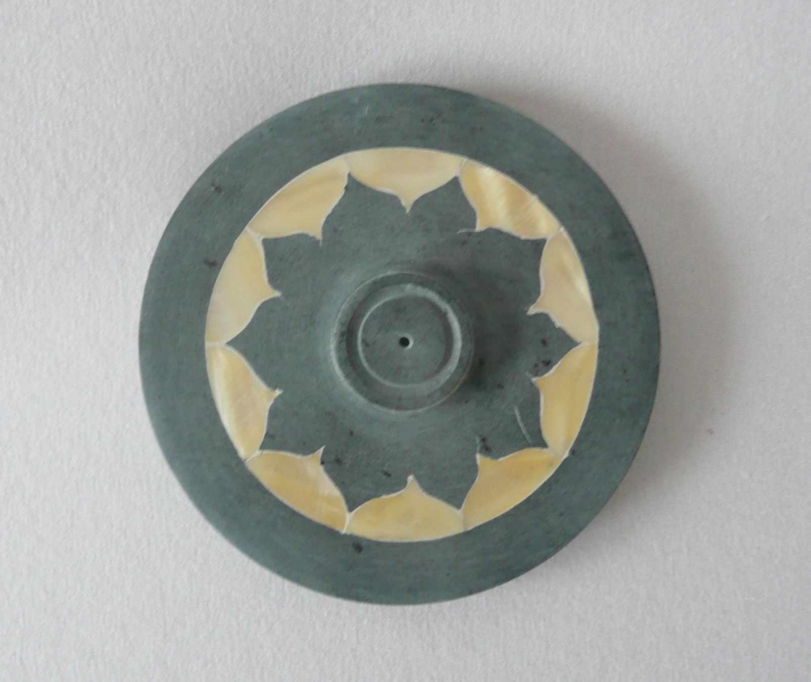 Candele: Räucherstäbchenhalter - Lotus – Nuovo e nell'imballaggio originale da Mauren venduto da Yeelen 1