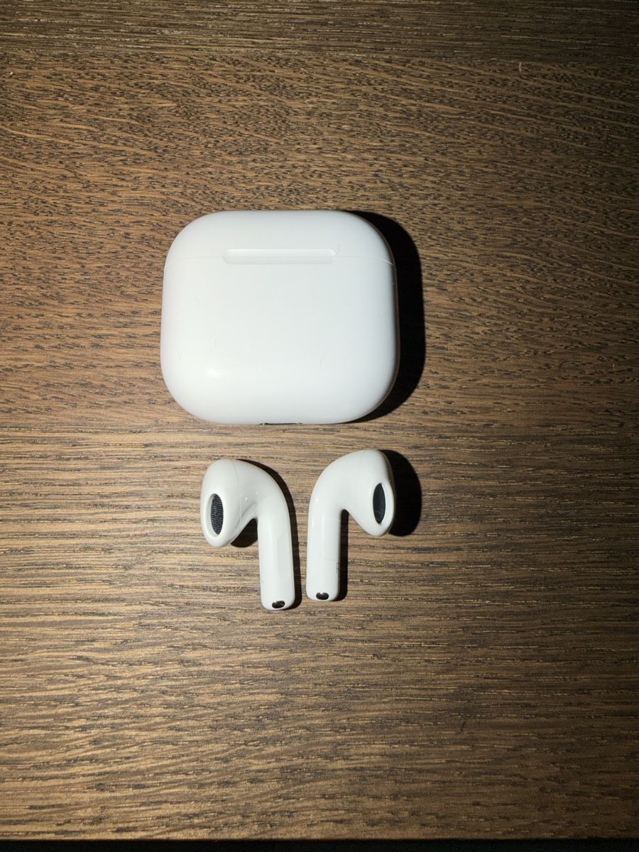 Apple Cuffie: AirPods 4 – Nuovo (secondo la descrizione) da St. Gallen venduto da bla_mhw2 1