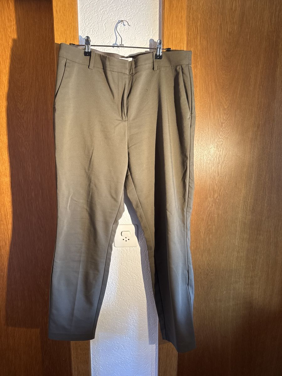 H&M Pantaloni: Stoffhose Anzugshose – Usato da Rohrbachgraben venduto da kae_5lhf