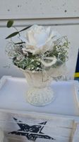 shabby- chic kleines Gesteck in Amphore Metall Unikat