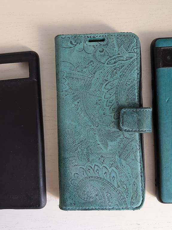 Telefoni cellulari / Smartphones: Google Pixel6a - 128 GB, Charcoal, 6.10", SIM + eSIM, 5G – Usato da Warth venduto da intros 2