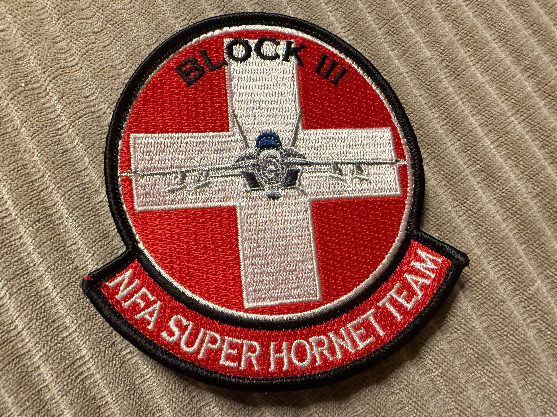 Schweizer Armee Plaketten & Abzeichen: Badge: Evaluation NKF (Super Hornet) Schweizer Luftwaffe – Neu (gemäss Beschreibung) aus Brütten von Hst1