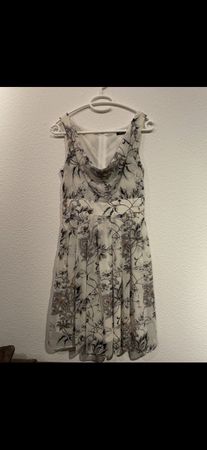 Tailliertes, süsses Blumenkleid - S