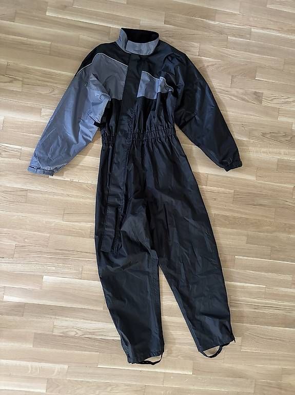 Costumes: Motorrad Regenkombi Einteiler XL – D'occasion à Regensdorf par student87
