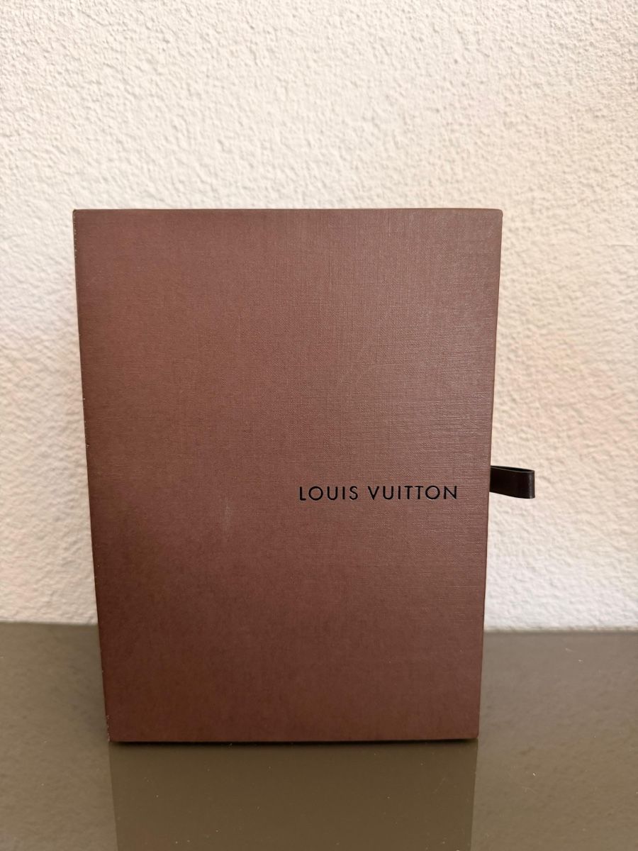 Louis Vuitton Altro in Decorazioni & Accessori: Boîte Louis Vuitton avec dustbag. – Usato da chez-le-bart venduto da Alec01