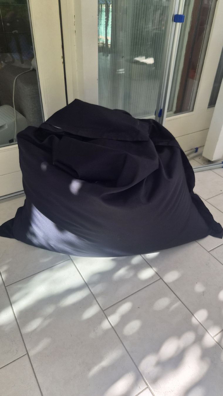 Poltrone: Sitzsack schwarz mit Reissverschluss  – Usato da Münsingen venduto da lishalina