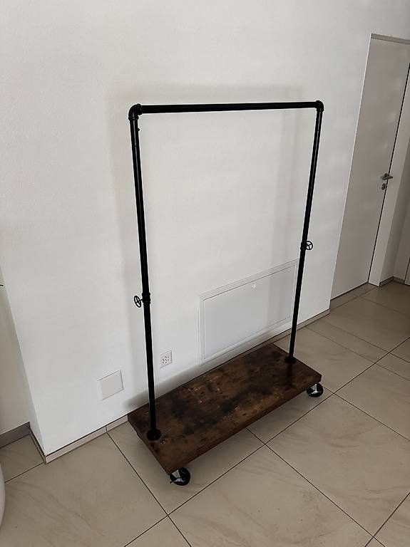 Porte manteau: 3x VASAGLE Kleiderständer auf Rollen  – D'occasion à Möhlin par mtb84 1