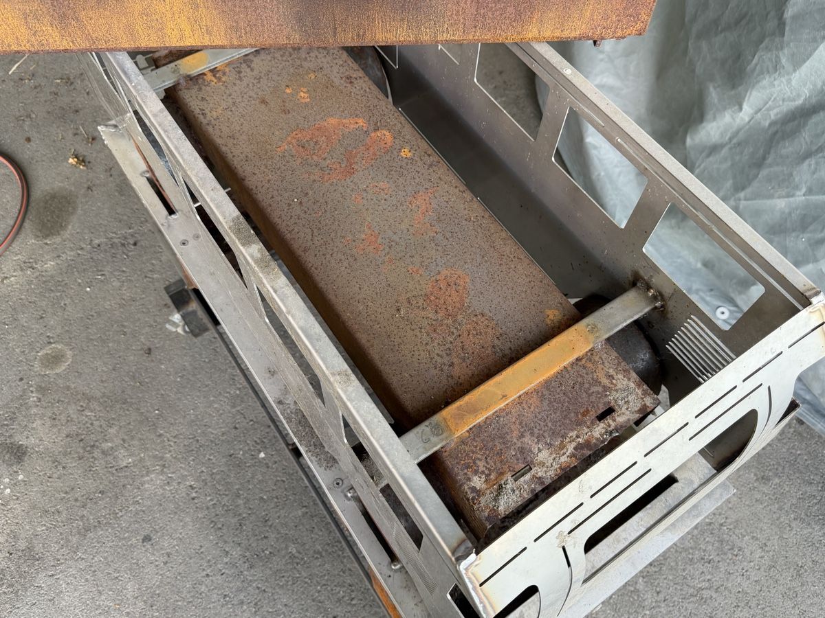Griglie: Grillen Grill VW Bus Spiessli – Usato da Täuffelen venduto da ASLAG 2