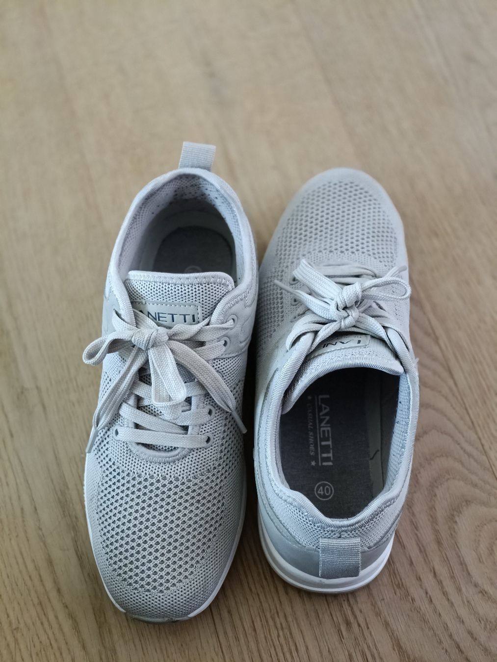 Scarpe per ragazzi: Lanetti Jungen Sneaker, Gr. 40, hellgrau, gut erhalten – Usato da Winterthur venduto da meci02 4