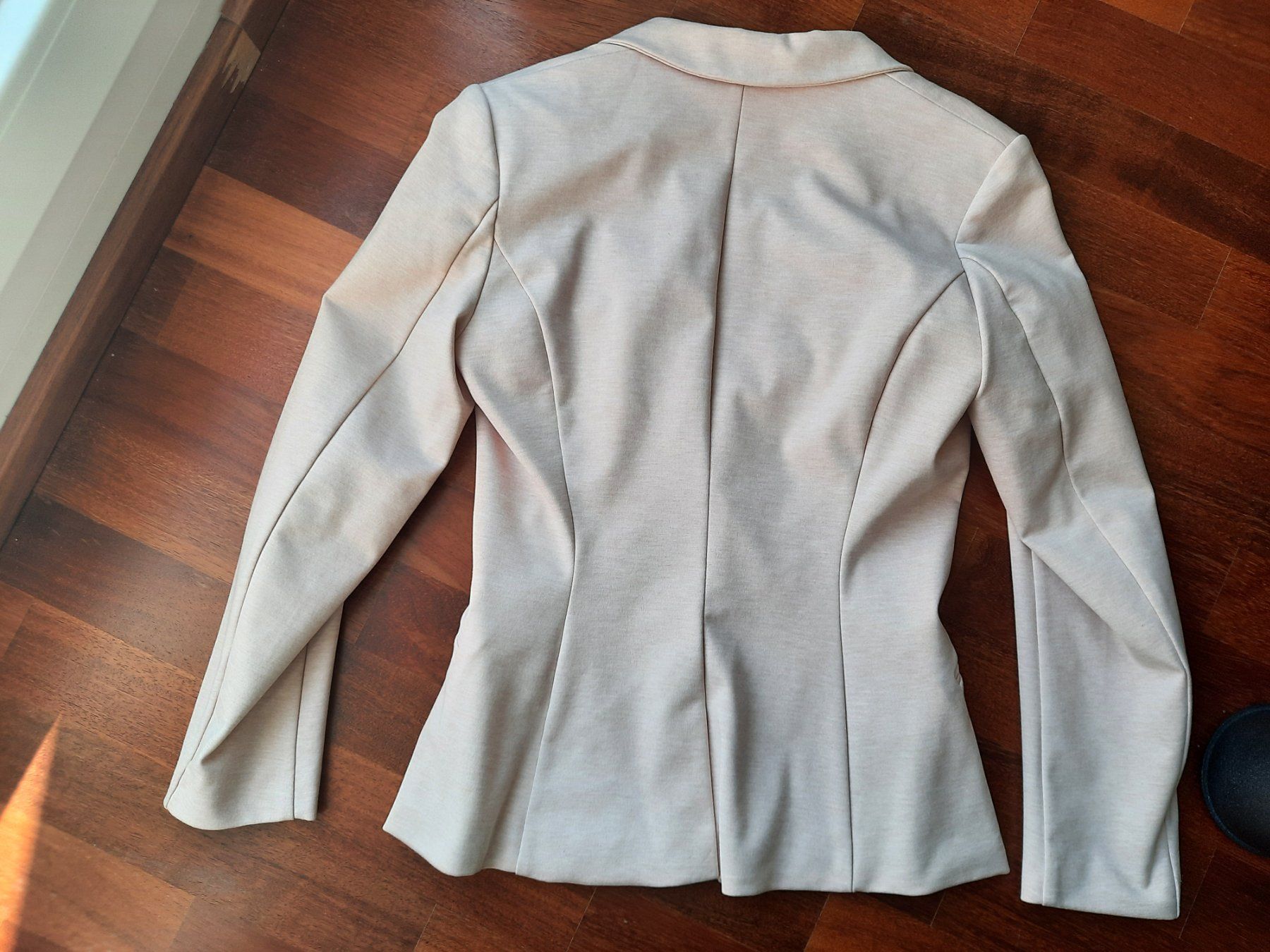 H&M Giacche: Damen sweat Blazer Gr.36 ungetragen – Nuovo (secondo la descrizione) da Buchs SG venduto da miska01 2