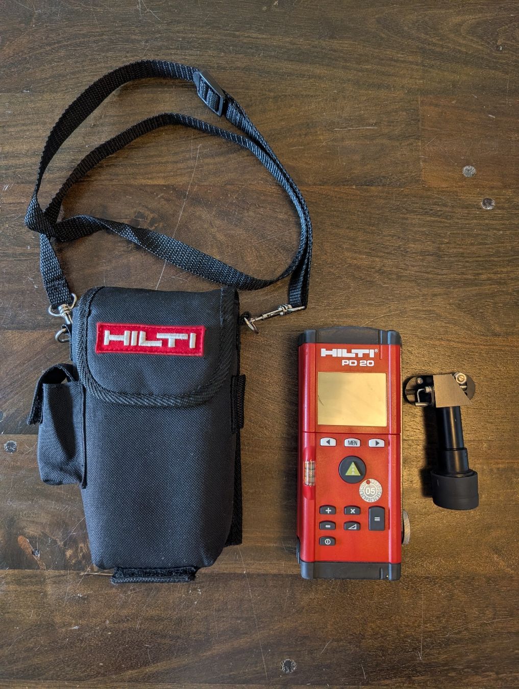 Hilti Messen: Hilti Laser-Distanzmesser – Gebraucht aus Sursee von Sen.Lu