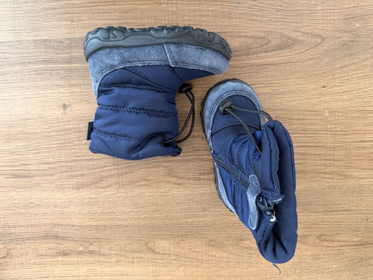 Chaussures garçon: Kinder Stiefel Set Gr 20 gebraucht – D'occasion à Zürich par Plant 3
