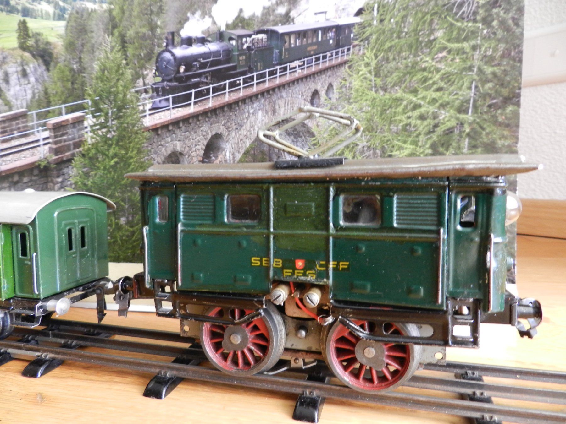 SBB/CFF/FFS Modellini di ferrovie: Alte SBB-Ellok 12V Blech mit BUCO-Wagen2/3KL.Spur0 – Usato da Steinach venduto da Silva141 5
