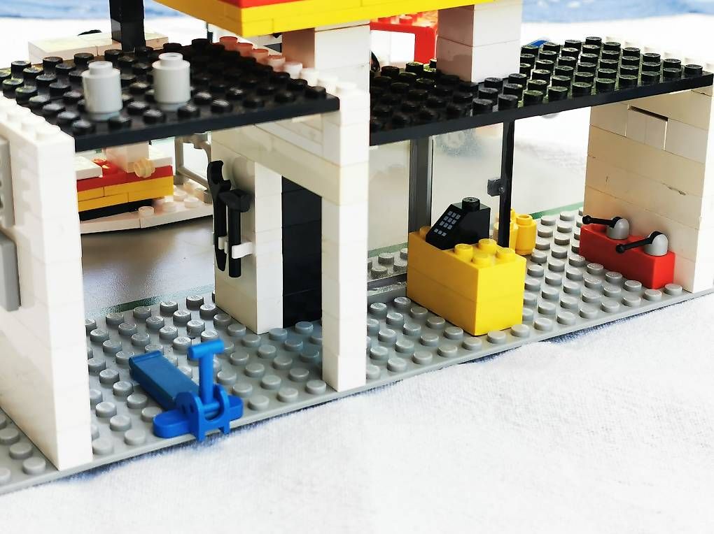 Legoland Kit di costruzioni: LEGO 6378 Shell Service Station – Usato da Ermatingen venduto da Irem77 2