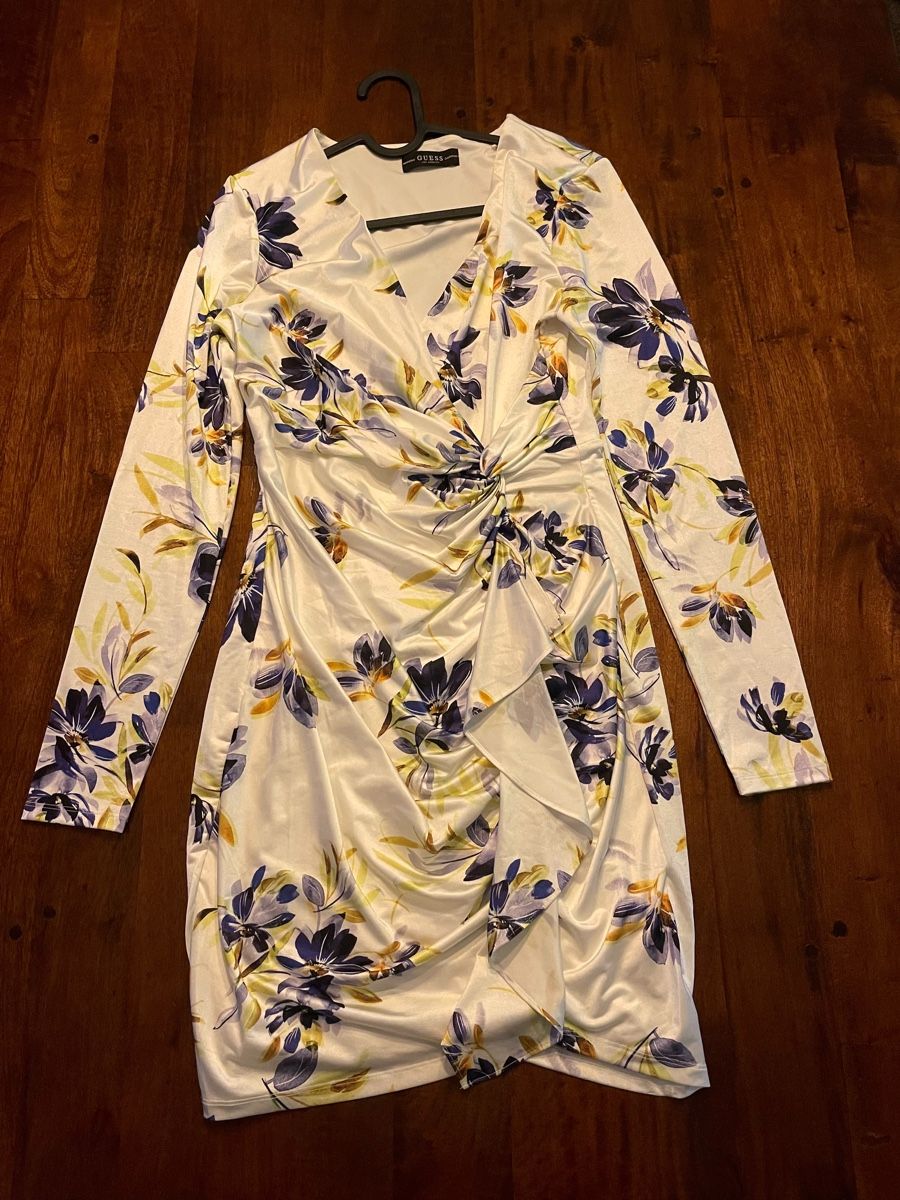 Guess Lotti di vestiti: 7 Kleider von Guess – Usato da Hombrechtikon venduto da Lara01 2