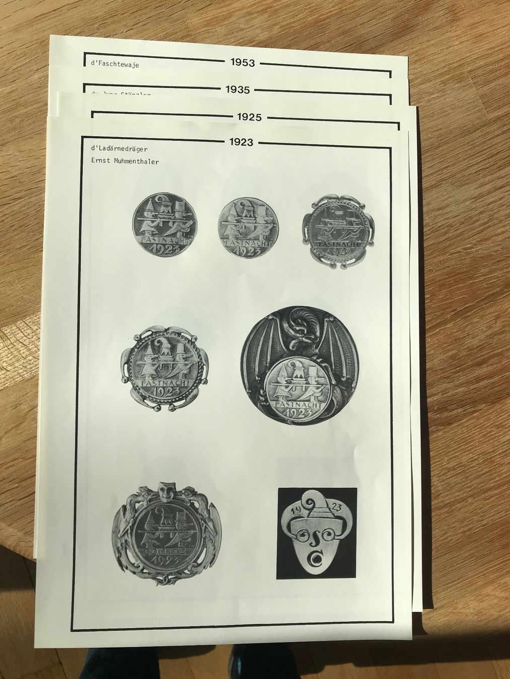 Basler Placchette & Badge: Basler Fasnachtsplaketten – Usato da Basel venduto da Relaphe 2