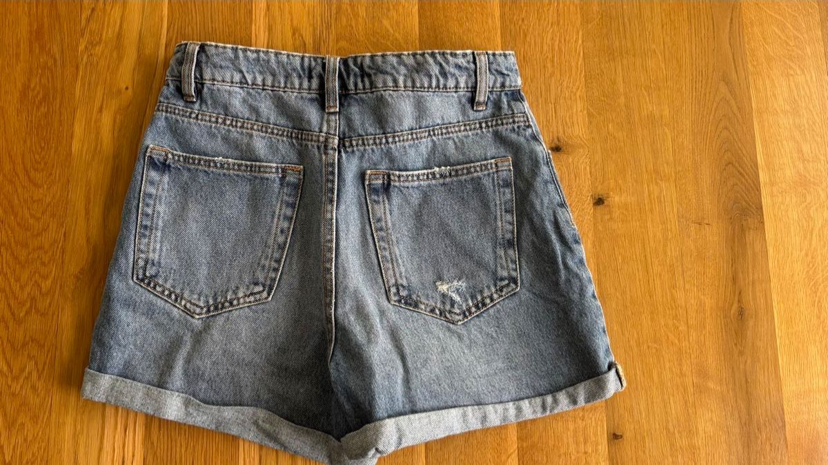 Hosen: Schöne Jeansshort blau Gr34 – Gebraucht aus Biel-Benken BL von BelginE 2