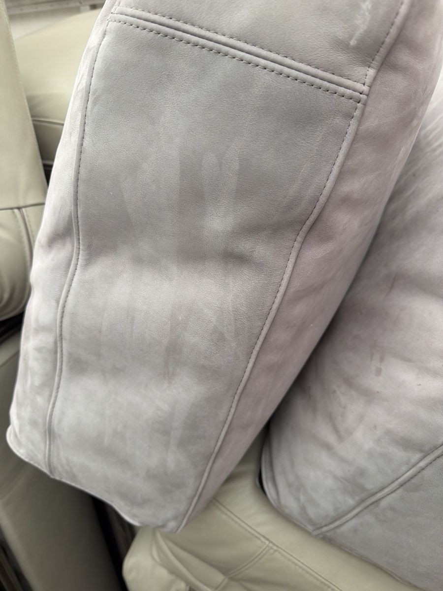 Divani: Leder-Ecksofa hellgrau, mit Flecken neu preis 24,999 CHF – Usato da Künten venduto da zso_28vb 2