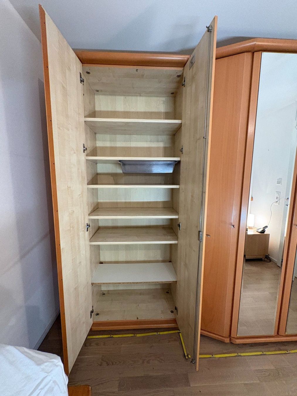 Armadi: Kleiderschrank, 5-türig, Holz, hell – Usato da Meilen venduto da Case1 1