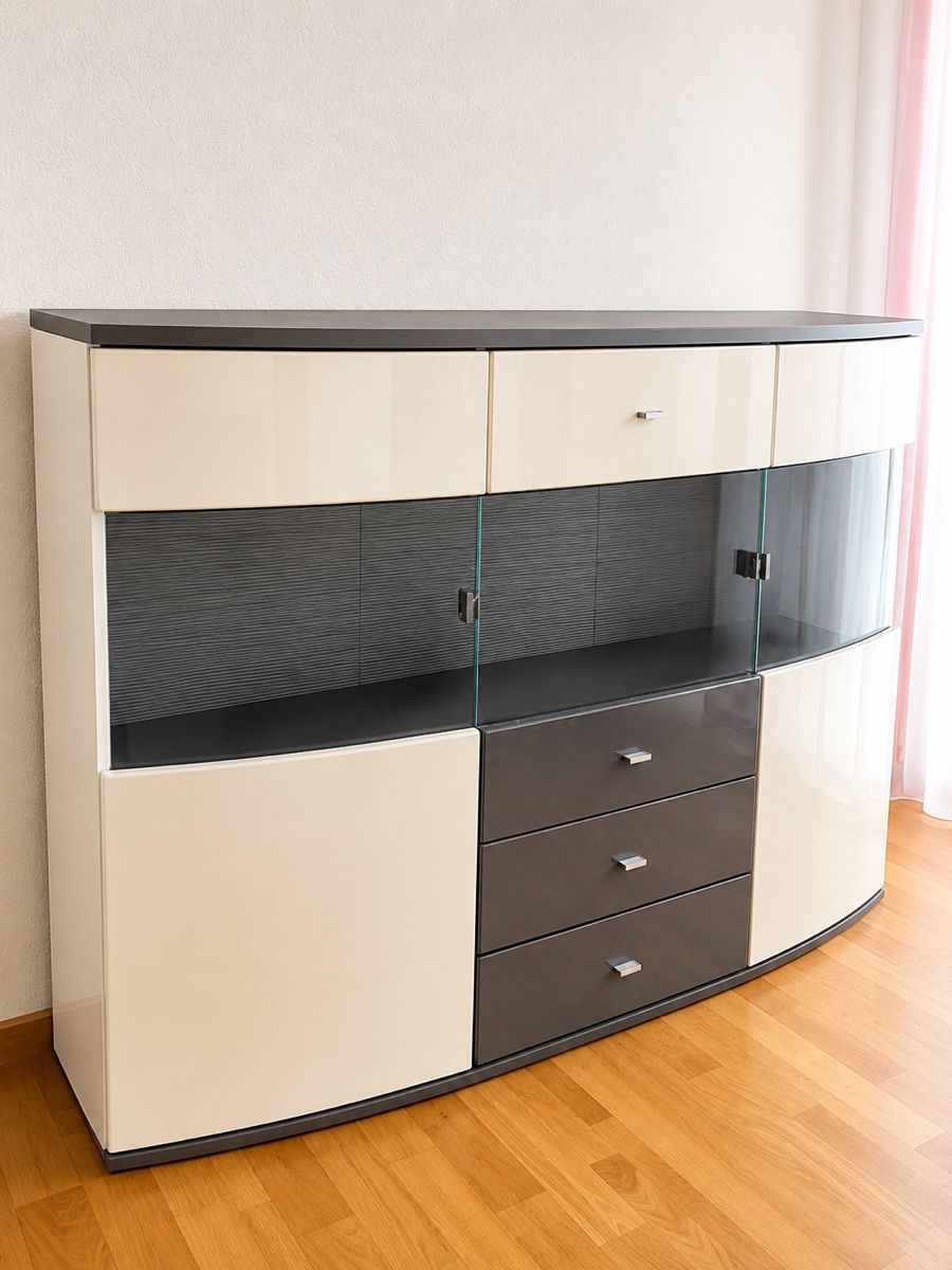 Commodes: Modernes Sideboard / Vitrine weiss-grau mit Glasfront – D'occasion à Winterthur par Colorada13