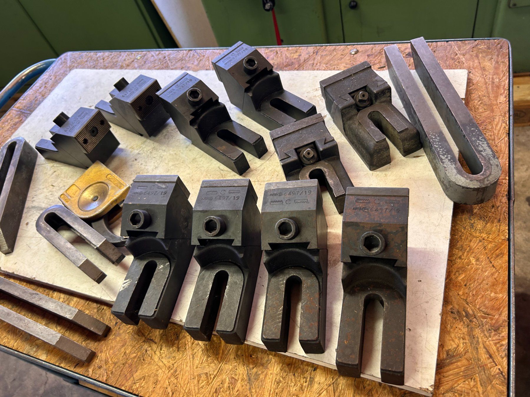 Tous les outils: Spannmaterial – D'occasion à Münchenstein par fransch 1