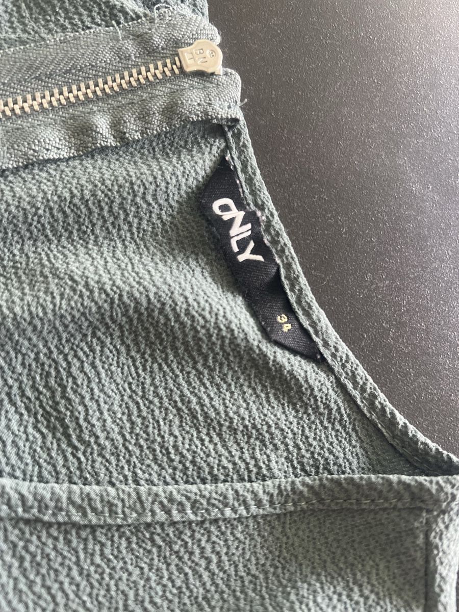 Only Camicette: ONLY Shirt, Blusenoptik, Gr. 34 – Usato da Bilten venduto da and_6hjn
