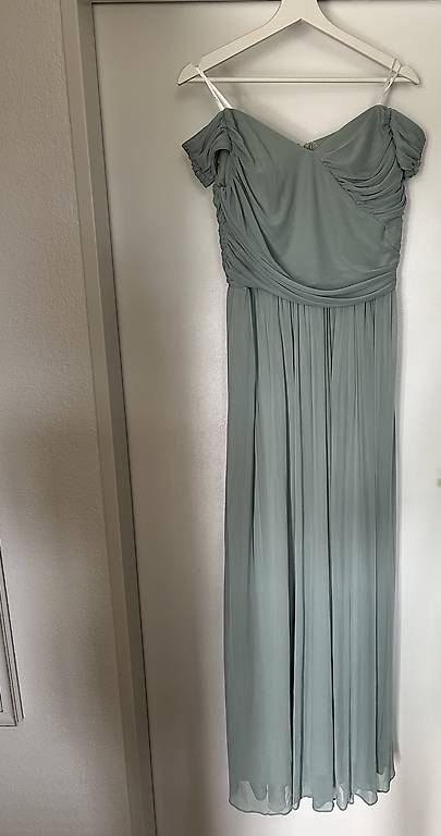 Kleider: Abendkleid salbeigrün – Gebraucht aus Emmenbrücke von fabiennejohn 1
