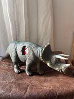 KENNER Jurassic Park 1993 JP.08 Triceratops mit Wunde