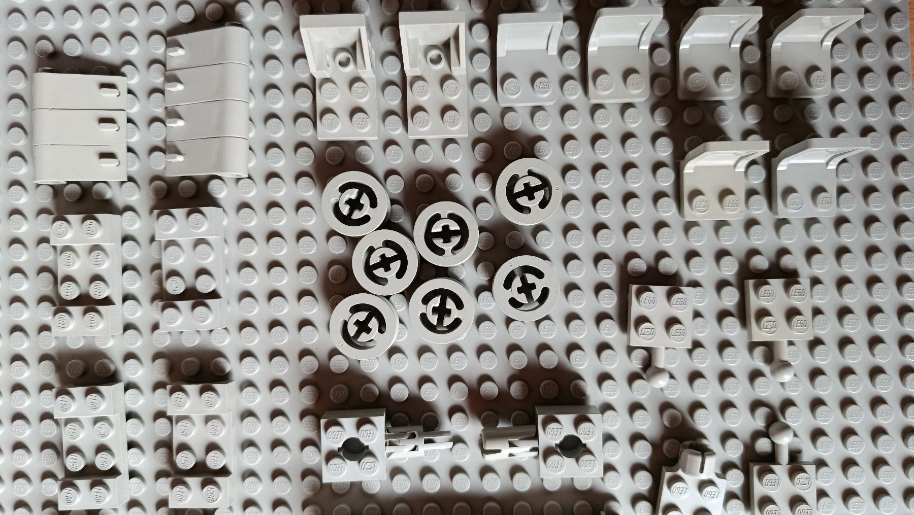 Lego Kit di costruzioni: LEGO Classic Space - diverse, hellgraue Teile – Usato da Muhen venduto da Legoholic 3