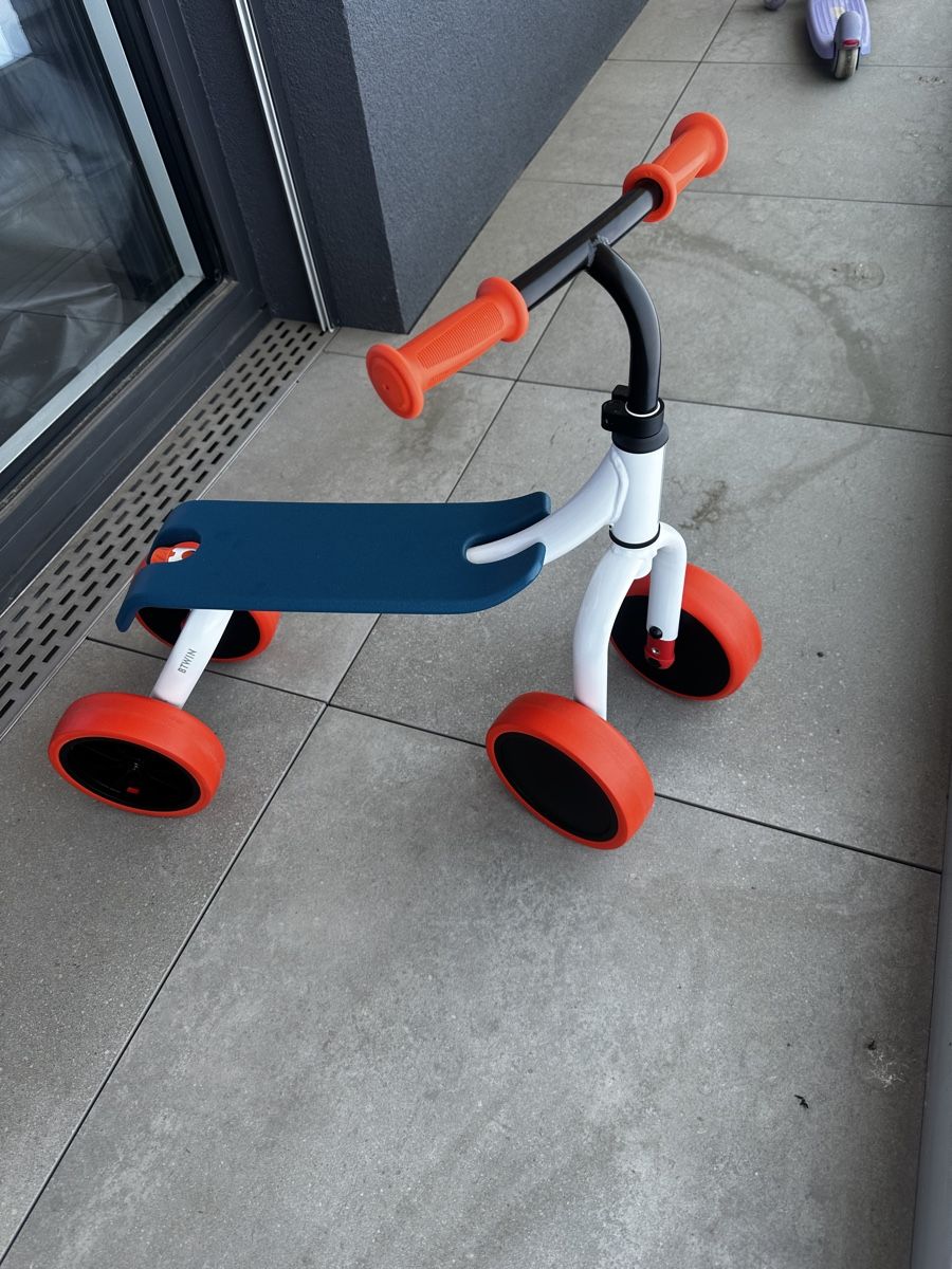 Fahrzeuge für Kinder: Draisienne pour enfant, robuste et stable, presque neuve – Gebraucht aus Bellevue von jul_m775