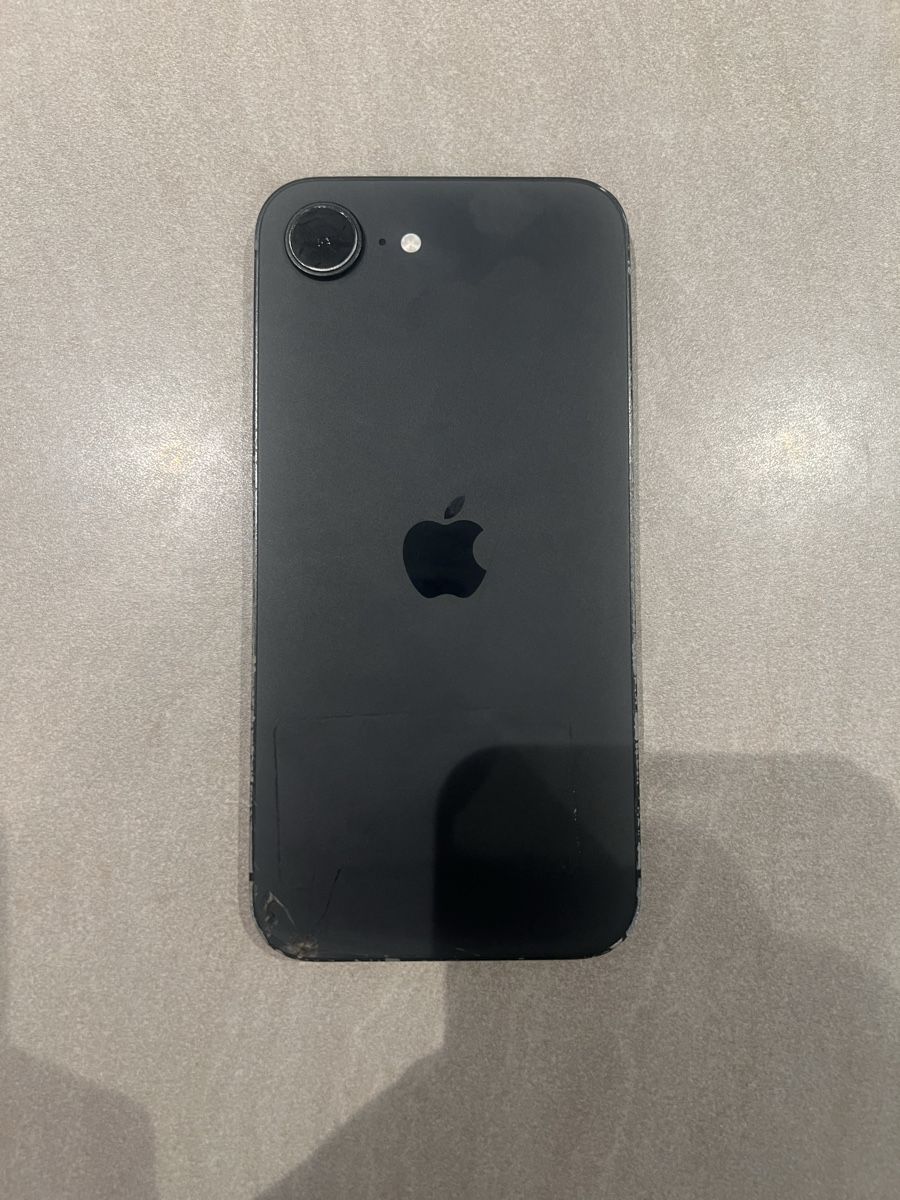 Apple Telefoni cellulari / Smartphones: iPhone 16e / 512Go – Usato da Praz (Vully) venduto da Footzone.ch